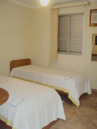 Imagem PITANGUEIRAS- NA QUADRA DA PRAIA , LOCALIZAÇÃO PRIVILEGIADA , GARAGEM NO PRÉDIO.