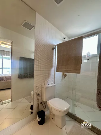 Imagem Residência de 3 Quartos com Vista para o Mar e o Morro do Moreno na Praia da Costa
