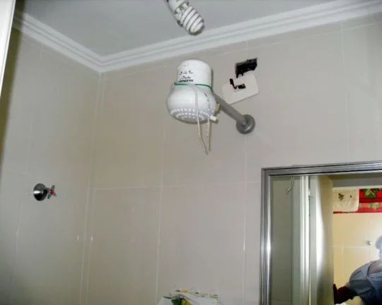 Imagem Imperdível!!! Apartamento todo reformado, andar alto,com excelente distribuição, living para 2 am...