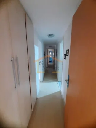 Imagem Apartamento com 210m², 4 dormitórios sendo 2 suítes, todos com armários. Possui sala para dois a...