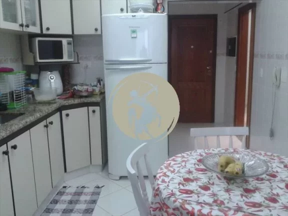 Imagem APARTAMENTO DE FRENTE COM VISTA LIVRE, REPLETO DE ARMÁRIOS COM 1 VAGA DE GARAGEM DEMARCADA.