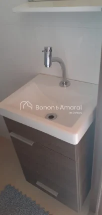 Imagem Linda casa térrea, de 2 quartos e 3 vagas cobertas.

Sala ampla de estar/TV
Sala de jantar, cozinha...