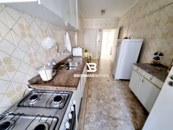 Imagem PITANGUEIRAS- LOCAL NOBRE , AMPLO APARTAMENTO , SACADA , GARAGEM NO PRÉDIO.