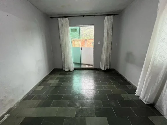 Imagem Oportunidade no Bairro Floresta – Casa com Estrutura para Ampliação!