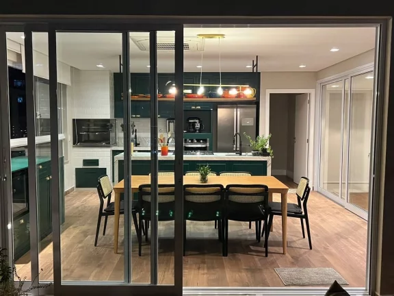 Imagem Cobertura Duplex, 10º Andar, 253,03m², 3 suítes, e 4 vagas de garagem. Piso inferior composto por...