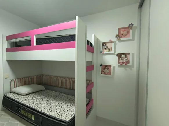 Imagem Apartamento pé na areia à venda em Riviera de São Lourenço - Módulo 8: 3 dormitórios, 2 suítes, 2 vagas, 128m². Varanda gourmet e vista para o mar!