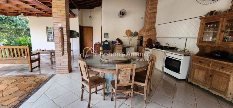 Imagem ChÃ¡cara Ã  venda, em condomÃ­nio, 5 quartos
Linda chÃ¡cara, muito bem cuidada e extremamente agradÃ...