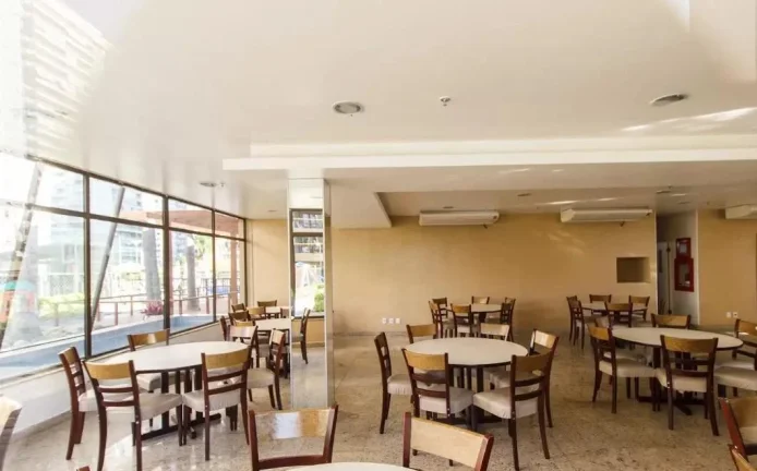 Imagem APARTAMENTO C/ 84M² (REFORMADO)- 1 VAGA DE GARAGEM - COND. PARQUE DAS ROSAS - BARRA DA TIJUCA IMÓVEL AVALIADO EM R$ 900.000,00 1ª PRAÇA: 23/02/2026 - VALOR INICIAL DE VENDA: R$ 900.000,00 2ª PRAÇA: 26/02/2026 - VALOR INICIAL DE VENDA: R$ 450.000,00