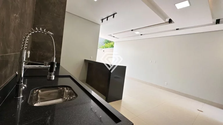 Imagem Casa 3 Suítes, 194 m² c/ Lazer na 110 Sul