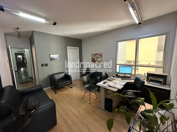 Imagem Sala Comercial à Venda no Centro de Londrina com 43 m² de Área Útil, Banheiro Privativo e Excelente Localização para Seu Negócio