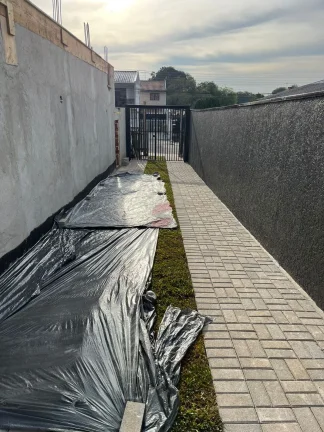 Imagem CASA com 3 dormitórios à venda por R$ 450.000,00 no bairro Sítio Cercado - CURITIBA / PR