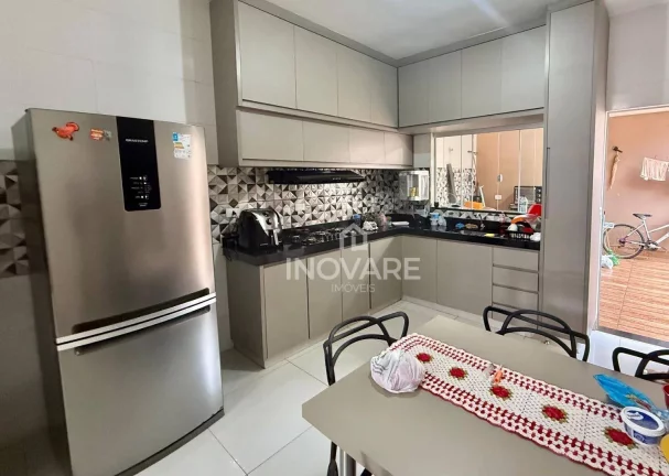 Imagem Casa com 3 dormitórios à venda, 300 m² por R$ 550.000,00 - Jardim Liberdade - Itumbiara/GO