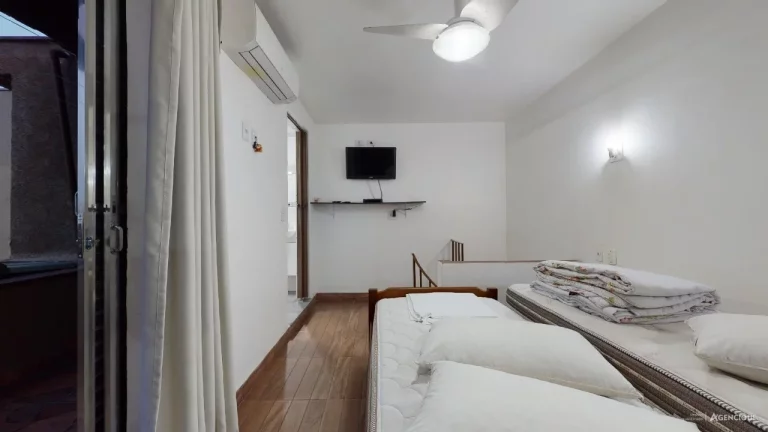 Imagem Sobrado Ipiranga - 220 m² - 3 Dormitórios - 1 Suíte - 2 Vagas