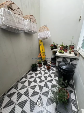 Imagem Sobrado com 3 dormitórios e 2 vagas de garagem localizado no bairro Gravatá em Navegantes