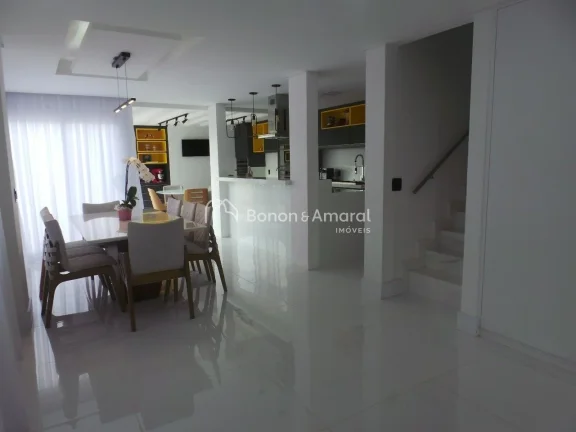 Imagem Sobrado com acabamento impecável e mobiliada com extremo bom gosto!

No piso inferior: projeto dife...