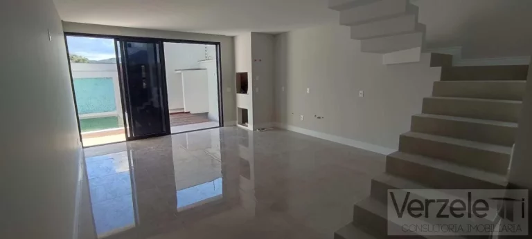 Imagem Casa / Sobrado para Venda em Camboriú / SC no bairro São Francisco de Assis
