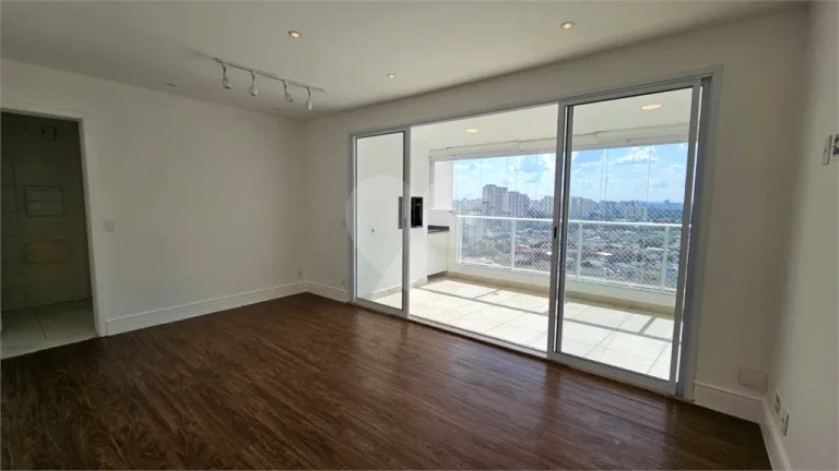 Imagem Apartamento para alugar com 3 quartos, sendo 2 suítes, no condomínio Parques da Lapa, São Paulo - SP