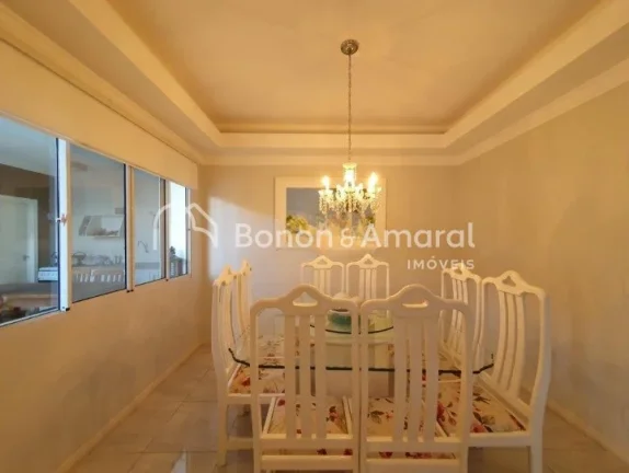 Imagem Em Valinhos, encontra-se esta encantadora casa em um condomínio tranquilo, cercada por área verde ...