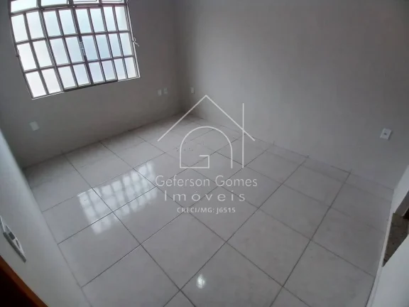 Imagem Casa à Venda - Com 2 pavimentos - Centro - Mantena - MG