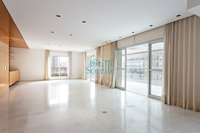 Imagem Excelente Apartamento à Venda na Vila Nova Conceição - São Paulo/SP.,
