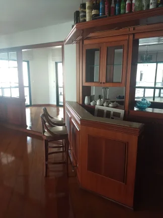 Imagem Apartamento 200 M², 4Q, 3 Suítes, 2 Salas, 5 Banheiros, 3 Vagas, Lareira, Suíte Master com Hidromassagem, Varanda Gourmet, Piscina, Academia, Quadra.