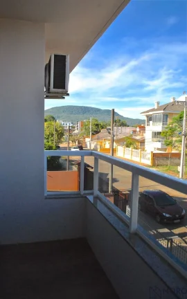 Imagem Casa de 3 Dormitórios sendo 2 Suítes, vaga para 2 carros com pátio.