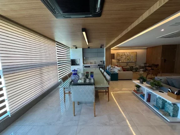 Imagem A 5ª Avenida Imóveis apresenta essa exclusiva e bem decorada unidade de 3 Suites + gabinete no CONDOMÍNIO BARRA PORTO no melhor ponto da BARRA: