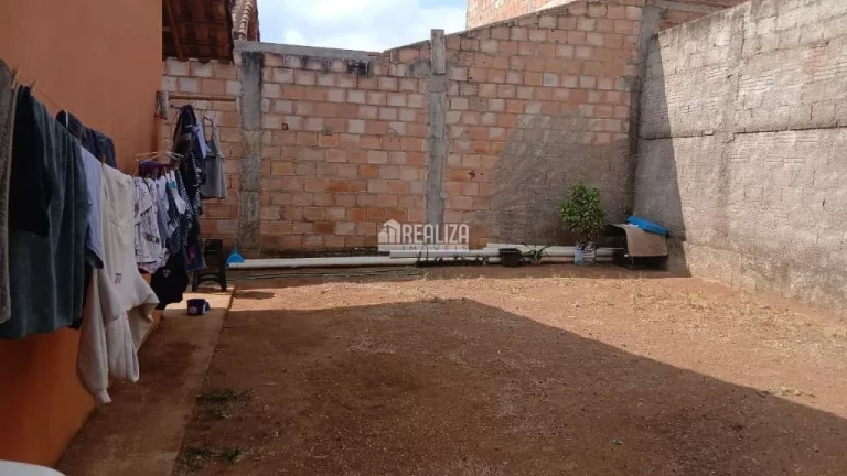 Imagem Casa de 2 Dormitórios no bairro Residencial Rio de Janeiro - Uberaba