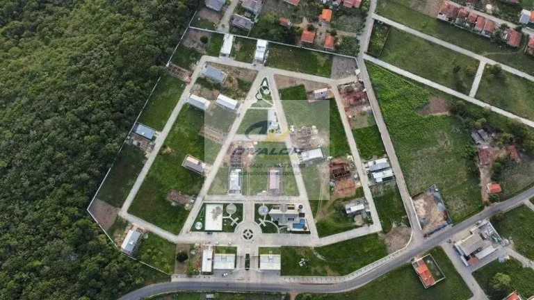 Imagem Vendo Casa Nova, em Condomínio Fechado, com 139m², 3 quartos s/ 3 suítes e 2 vagas