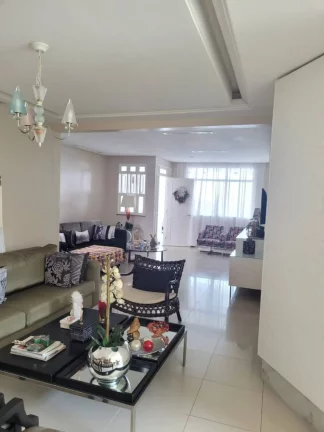 Imagem Casa à venda no bairro Coroa do Meio - Espaçosa e com área de lazer