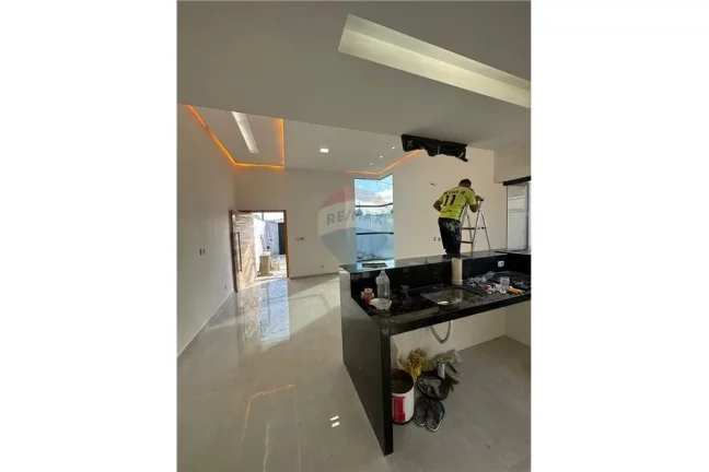 Imagem Uma casa belíssima em uma localização espetacular PRÓXIMO A PRAIA