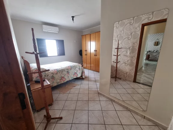 Imagem Linda casa com área gourmet e piscina