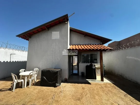 Imagem Casa à Venda no bairro Jardim Maracanã, em Uberaba - 2 Dormitórios e Móveis Planejados