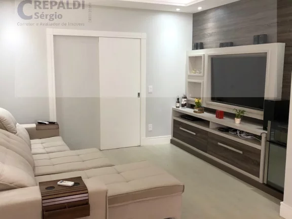 Imagem Impecável casa à venda em Bairro Michel Criciúma-SC, Centro: 3 quartos, 1 suíte, 2 salas, 3 banheiros, 4 vagas de garagem, 200m² de área.