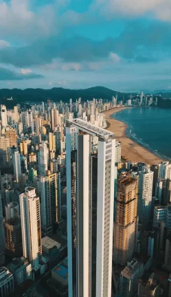 Imagem Apartamento vista mar com 4 suítes e 3 vagas de garagem em Balneário Camboriú