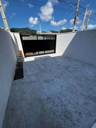 Imagem Sobrado com 2 suítes no Rio Pequeno - Camboriú