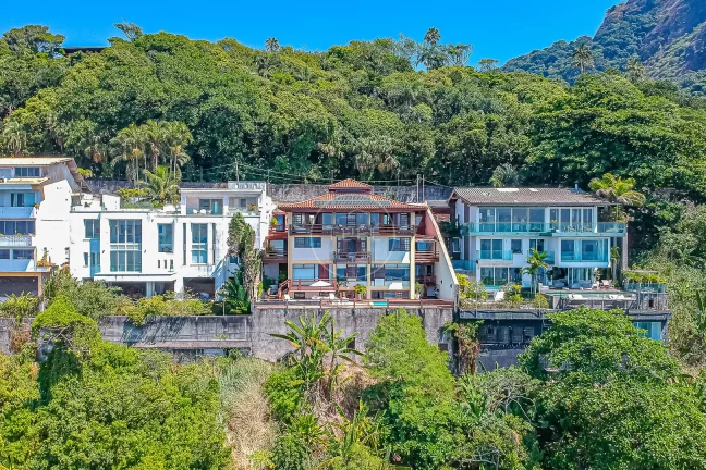 Imagem CASA com VISTA MAR de ALTO PADRÃO - 4 SUÍTES - 522m²