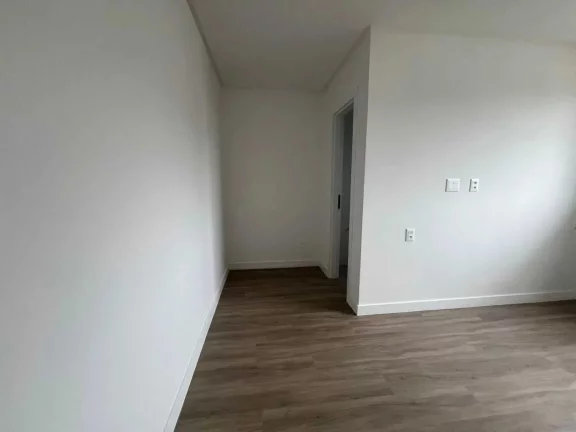 Imagem Apartamento sem mobiliário com 2 dormitórios sendo 1 suítes e 1 vagas de garagem em Itajaí