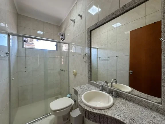 Imagem Sobrado em Rua Comercial Excelente Oportunidade!