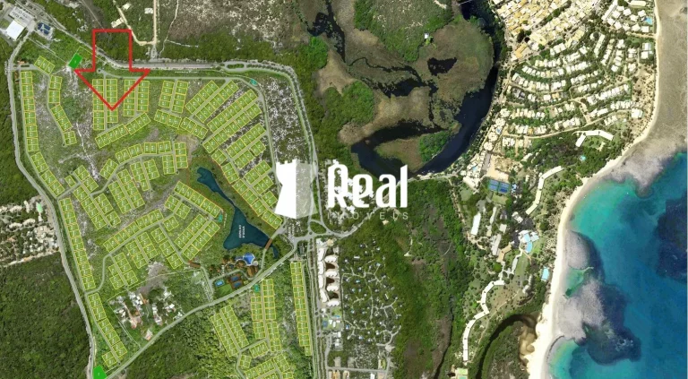 Imagem 700m² - Plano- Acesso a Praia