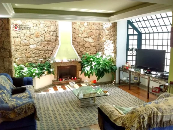 Imagem AMPLO SOBRADO A VENDA DE ALTO PADRÃO! EXCELENTE LOCALIZAÇÃO. Ao lado do Jardim Avelino e Largo da Vila Zelina, Padaria Cepam e Metrô Vila Prudente.