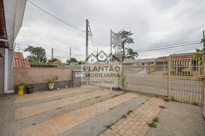 Foto do imóvel: Casa Triplex a Venda no bairro Pinheirinho - Curitiba, PR