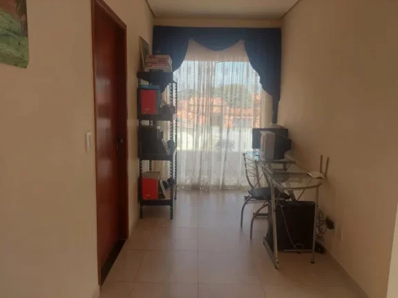 Imagem Casa Sobrado, 3 dormitórios ( 1 suíte), 6 vagas, Piscina - Bosque dos Eucaliptos - Sjc.