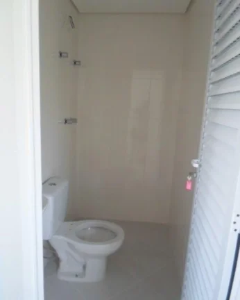 Imagem Apartamento à venda no Guarujá na Praia das Pitangueiras.