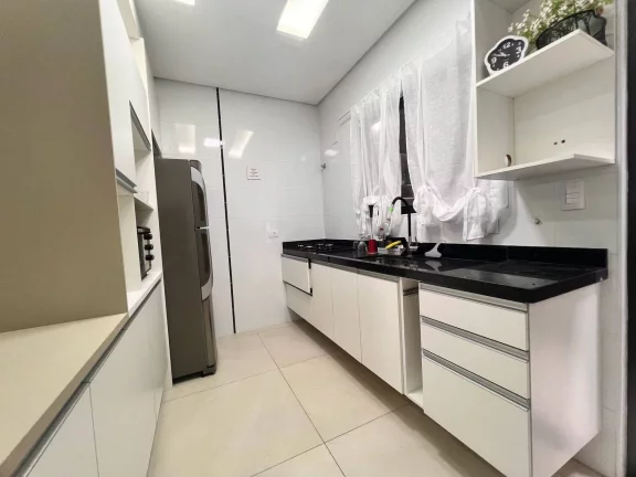 Imagem Lindo sobrado com dois dormitórios condomínio Maracanã - Praia Grande - SP