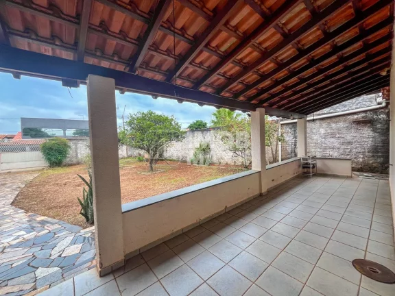 Imagem Venda Rua 3 Casa Vicente Pires 3 quartos 2 suítes 3 banheiros terreno grande.