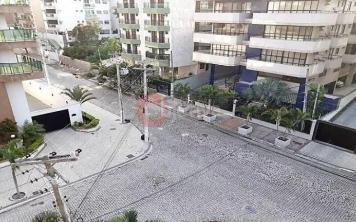 Imagem COBERTURA A VENDA DE 4 QUARTOS SENDO 2 SUÍTES NO ALGODOAL EM CABO FRIO