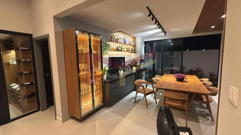 Imagem Casa alto padrão 3 suítes com closet no Damha I
