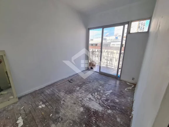 Imagem Apartamento de 3 Quartos para Venda em Copacabana com 100 m²