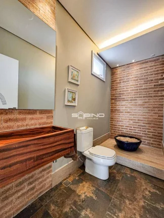 Imagem Belíssima casa à venda na Riviera de São Lourenço - Bertioga SP | 5 Dormitórios | 5 Suítes | 390 m² de área útil.